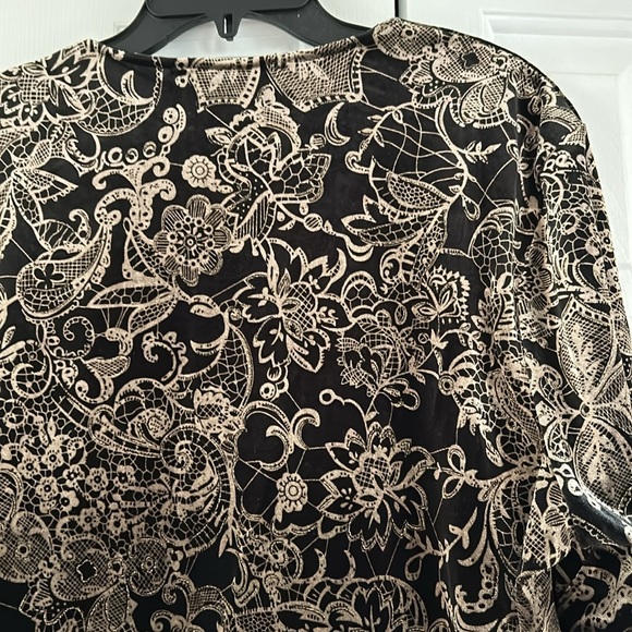 Briggs New York velour 2X top with attached shell - Picture 2 of 6